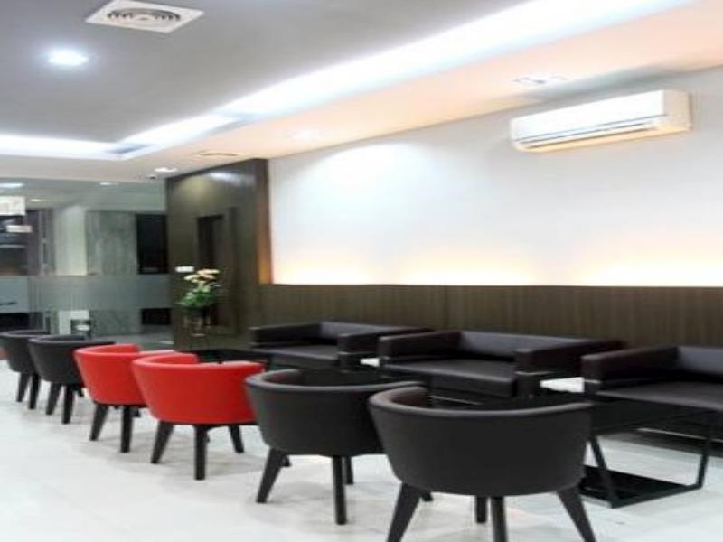 New Legend Hotel Makassar Exterior photo