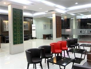 New Legend Hotel Makassar Exterior photo