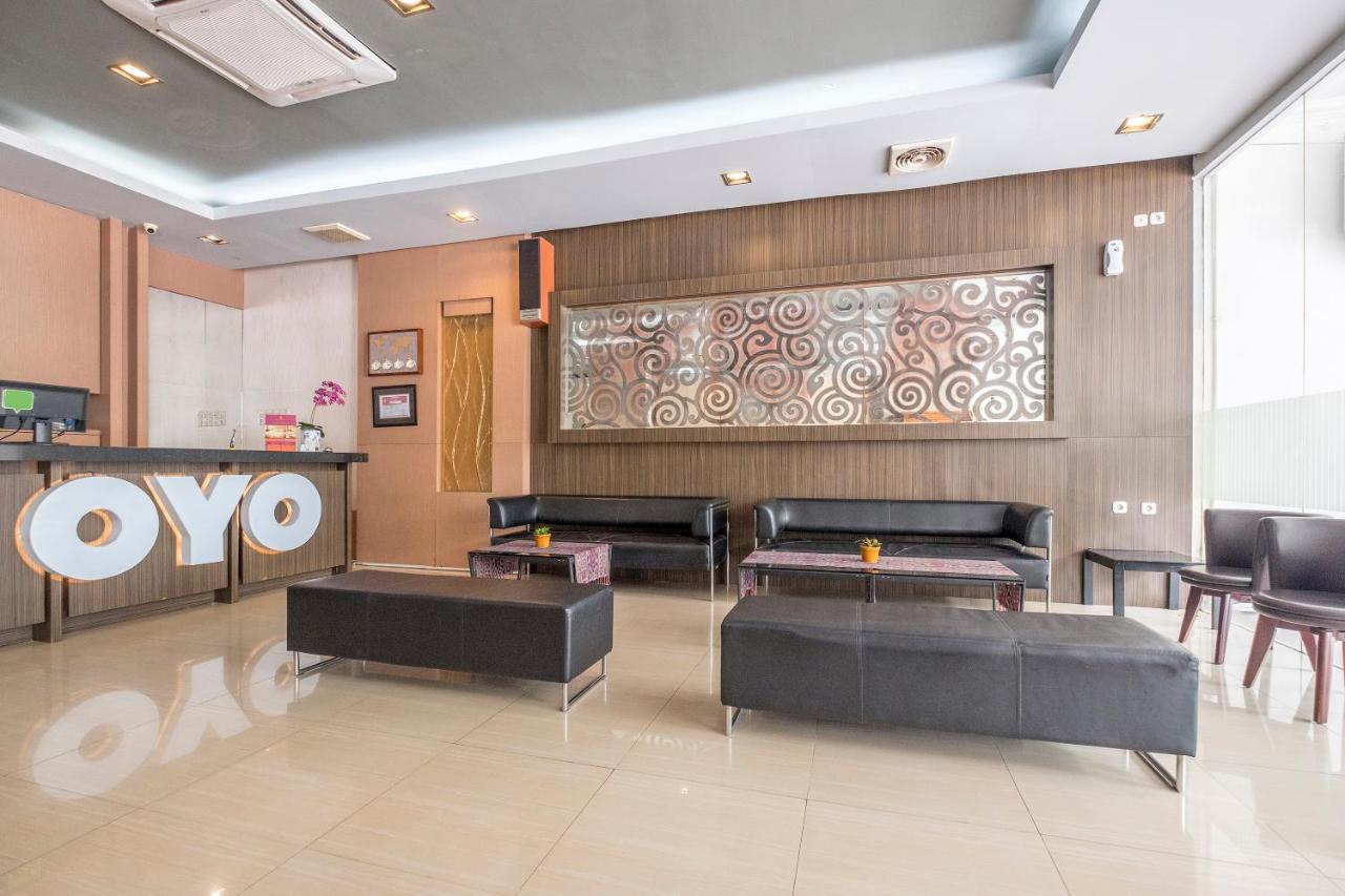New Legend Hotel Makassar Exterior photo